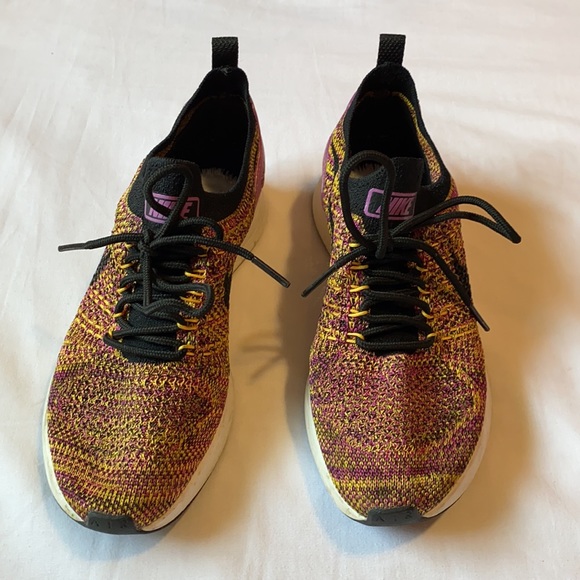 Nike Women’s Running Sneakers - Size 6 - Picture 3 of 5